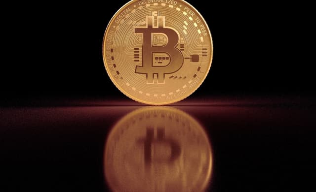 Criptomoedas em tendência de baixa antes das negociações de Trump em Davos