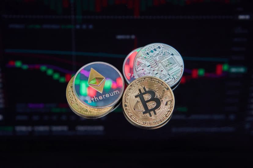 Why is Crypto Down Today? Oil Up, Fed Bets, $330M Liquidated