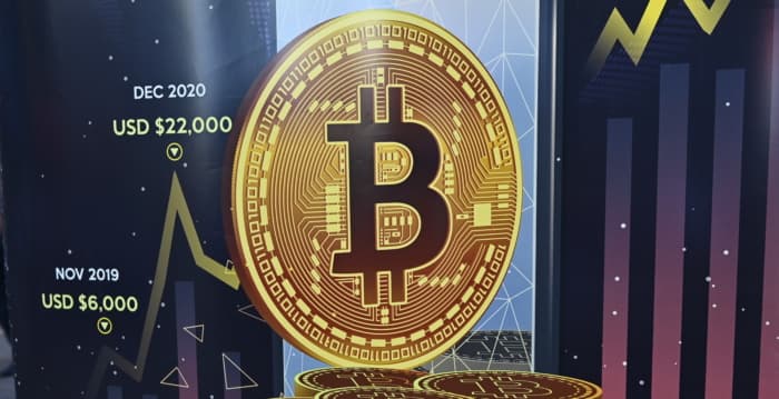 比特币突破12万 创历史新高