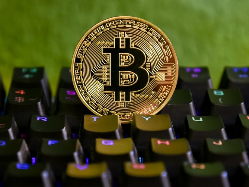 Биткоин близок к $100 000: прогнозы