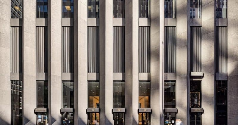 BlackRock clients sell $219M worth of Bitcoin as institutional exodus accelerates