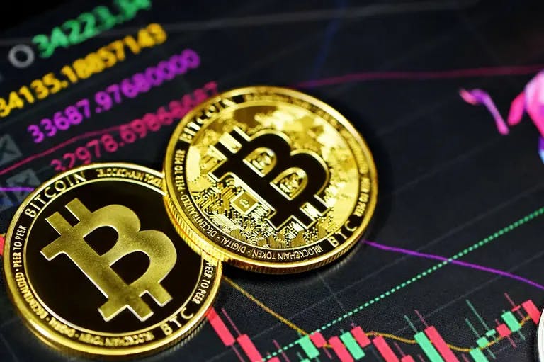 Bitcoin Price Prediction as 2-Day ETF Inflows Surpass $1.2 Billion – Are Whales Expecting a Surge?