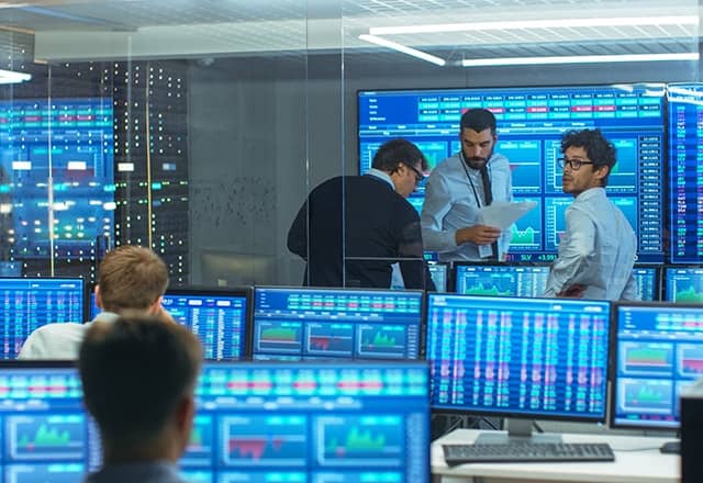 Le bitcoin s'effondre avec un niveau clé de 70 000 dollars en vue