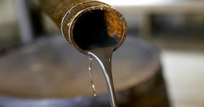 Oil reversal and crowded shorts keep crypto traders on edge