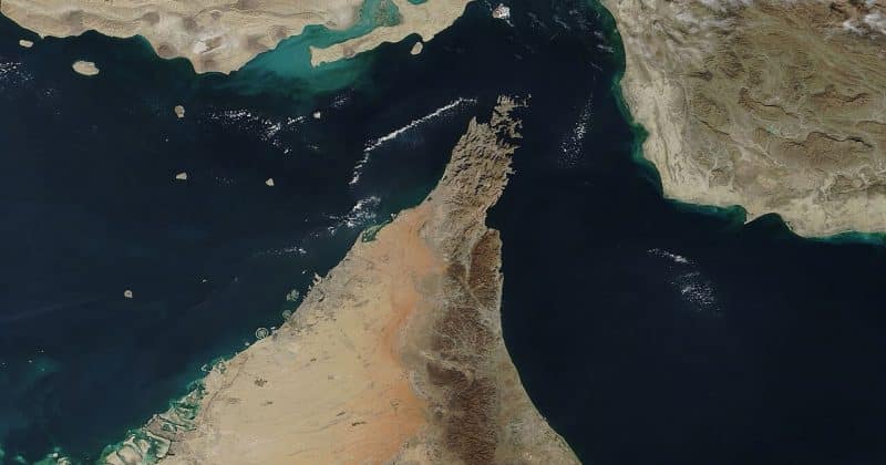 Iran mandates coordination with Revolutionary Guards for Strait of Hormuz transit