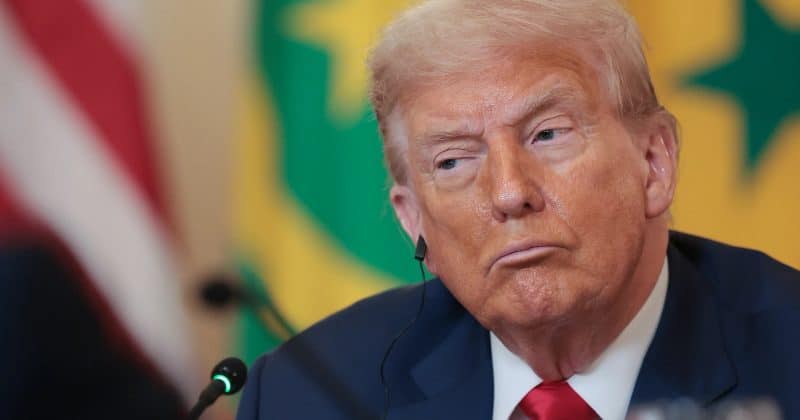 Donald Trump criticizes Federal Reserve, warns of disaster for Wall Street