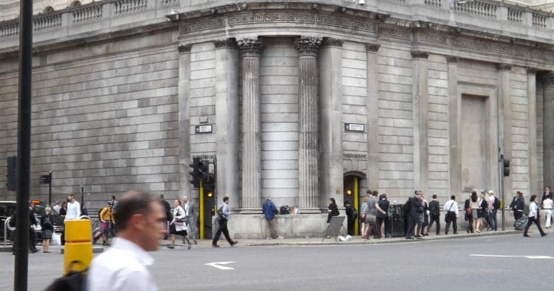 Bank of England forecasts CPI at 3% in Q1 2027, GDP growth slows to near zero