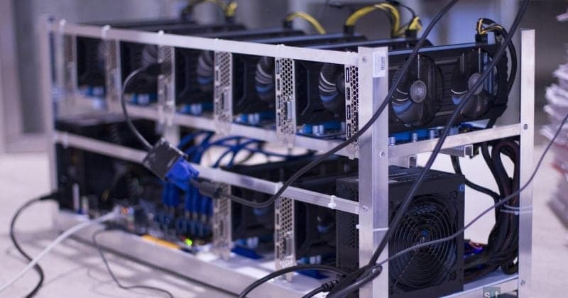 Riot Platforms signs $9B AI compute deal with Anthropic, shifts from Bitcoin mining