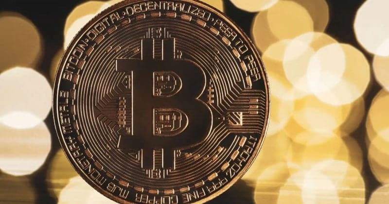Bitcoin rises 3%, outperforming S&P 500's 1% decline