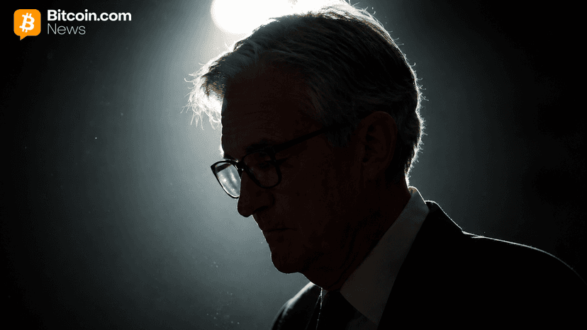 Powell Keeps Fed Governor Role Past May 15 in First Such Move Since 1948