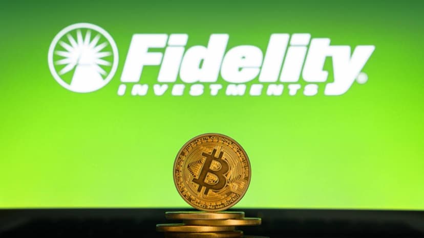 Fidelity Leads $389.7M Bitcoin ETF Weekly Outflow With $153M Exit