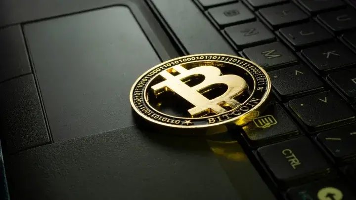 Bitcoin registers record daily transactions amidst Runes surge