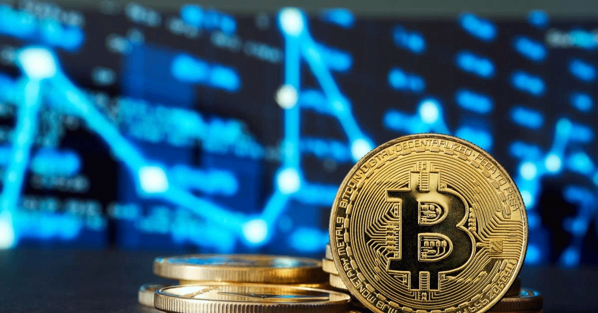 Bitcoin plummets to near $77,000, fear grips the cryptocurrency market.