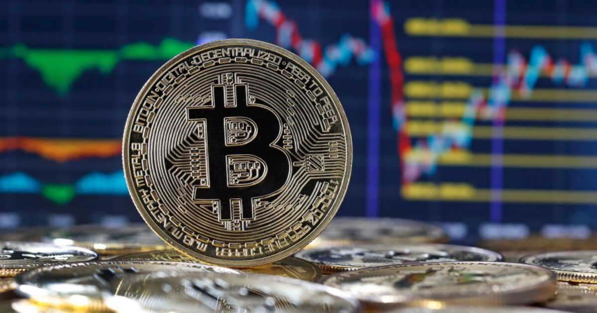 Crypto : le bitcoin n'en finit pas de chuter et passe sous les 70 000 dollars